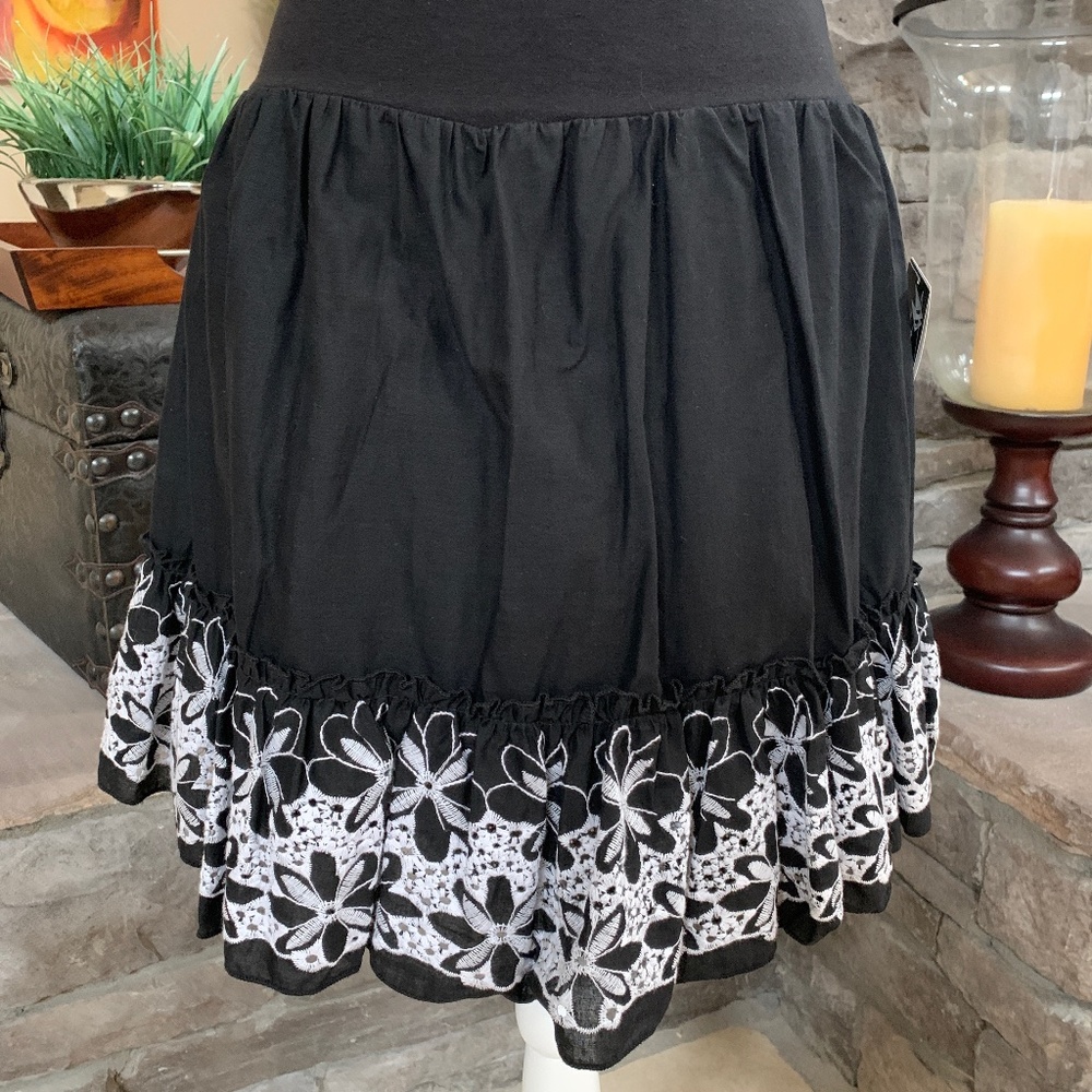 Beautiful Black and White Skirt